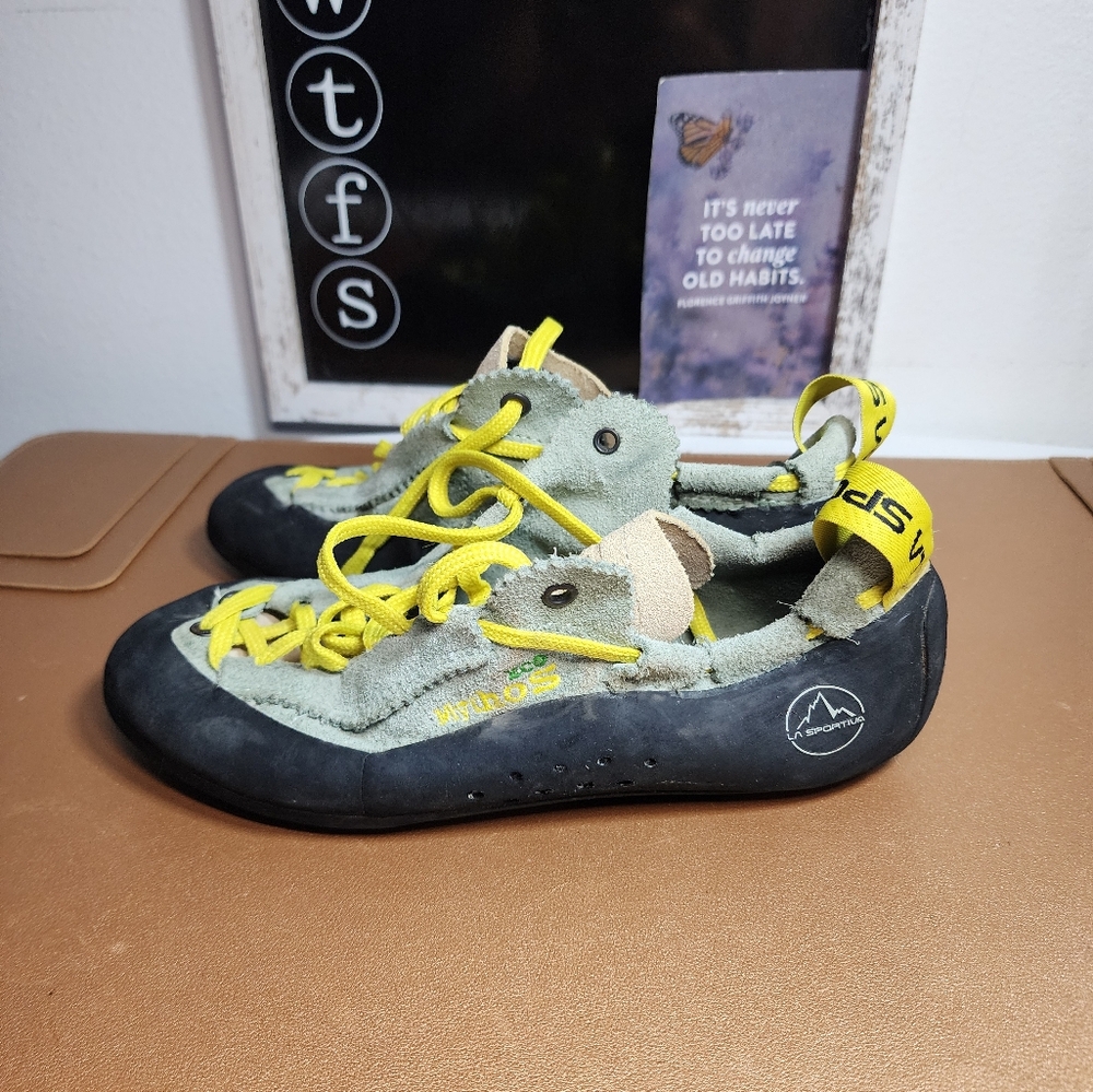 La Sportiva Mythos Rock Climbing Shoes Size  (7.5 US Womens 6.5 US Mens)